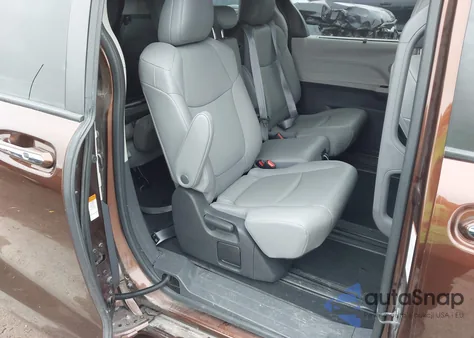 2022 Toyota Sienna Xle z USA, uszkodzony, nr VIN 5TDYRKEC4NS092922